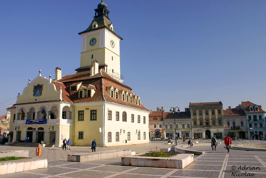 Brasovapart Piata Sfatului Buitenkant foto